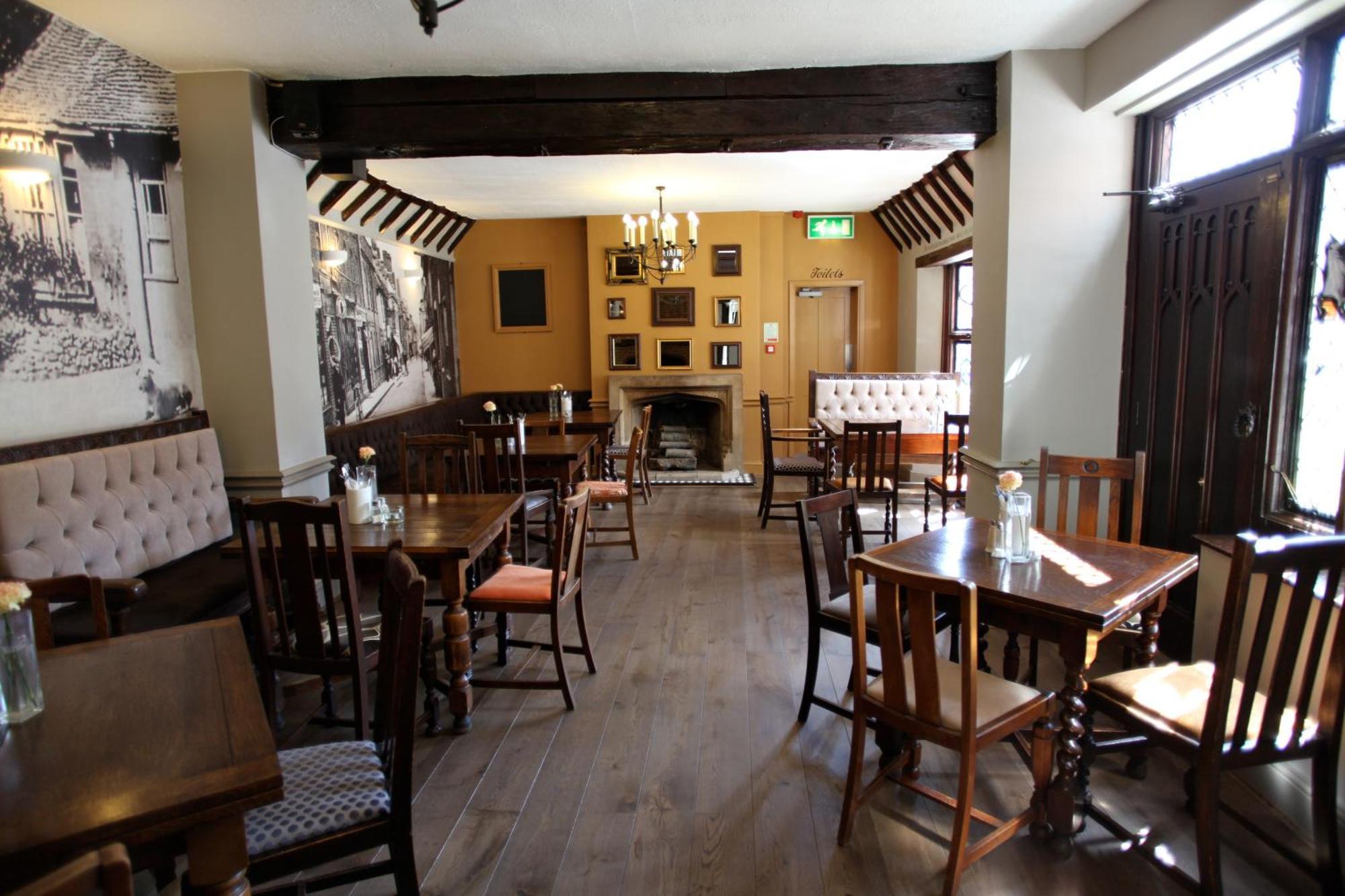 Old Bull Inn Ройстон Экстерьер фото